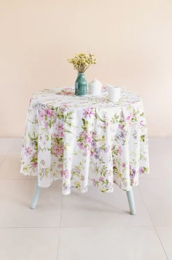 April Cornell Graceful Garden Ecru 70" Round Cloth - 6 Seater