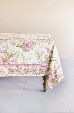 April Cornell Graceful Garden Ecru Dining Cloth - 6 Seater