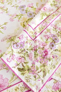 April Cornell Graceful Garden Ecru Dining Cloth - 6 Seater