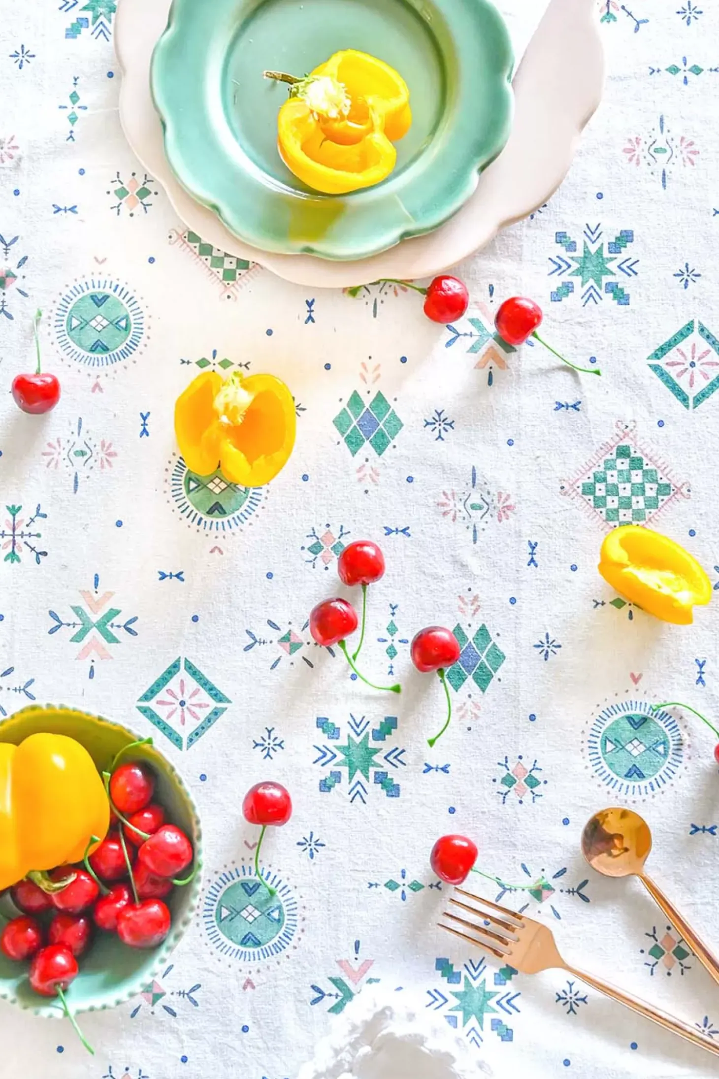 Astral Cotton Table Cover - 6 Seater