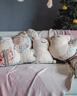Simba Shaped Cushion With Filling