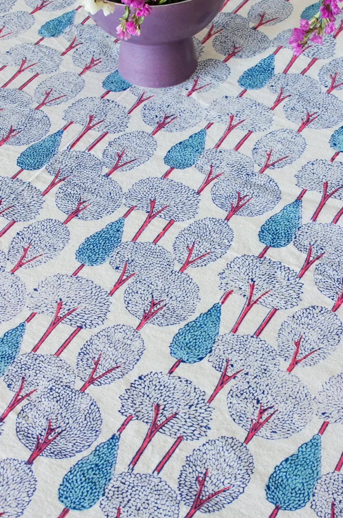 Topiary Garden Table Cloth - 6 Seater