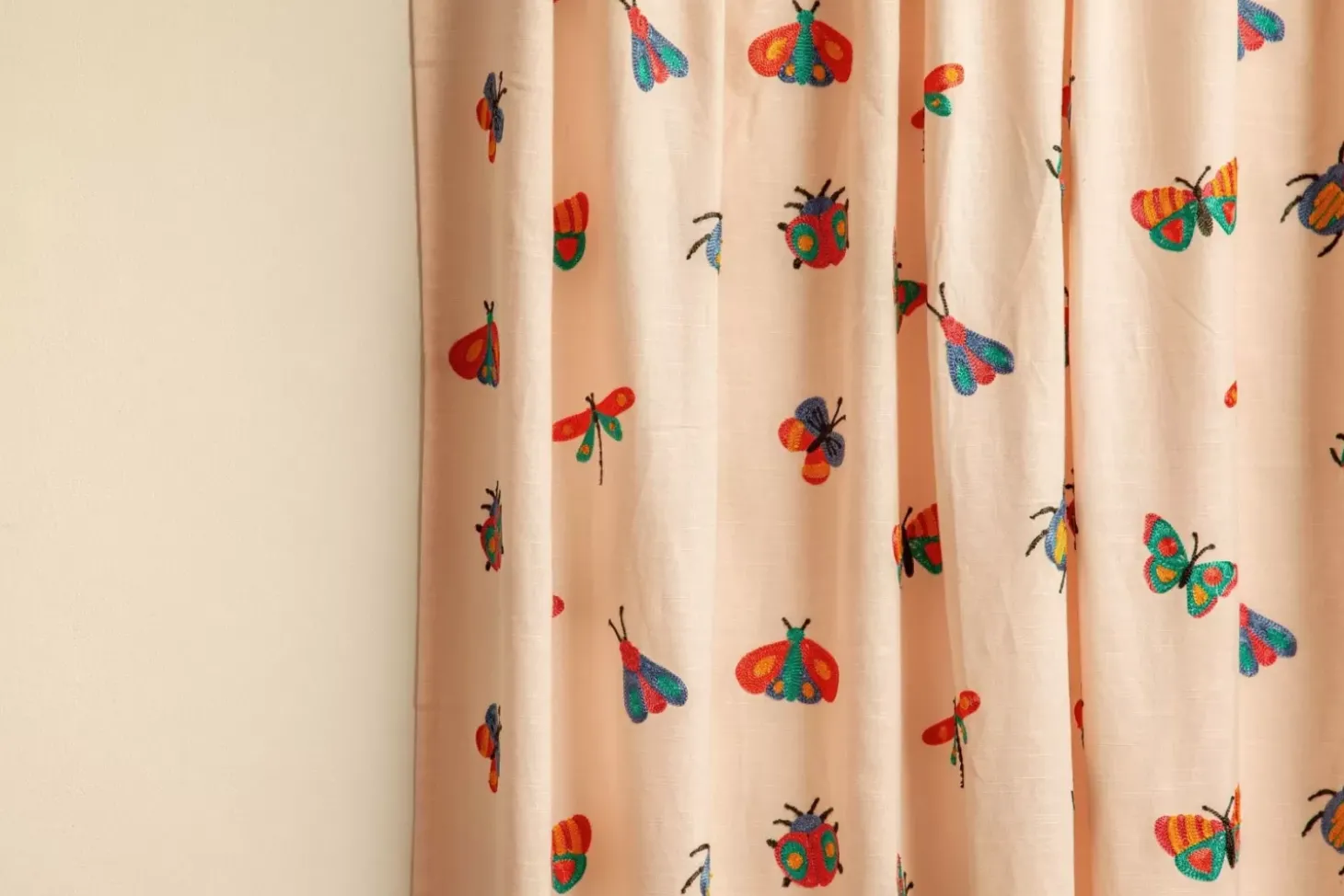 Zookeeper First Rays Of Sunlight Curtain