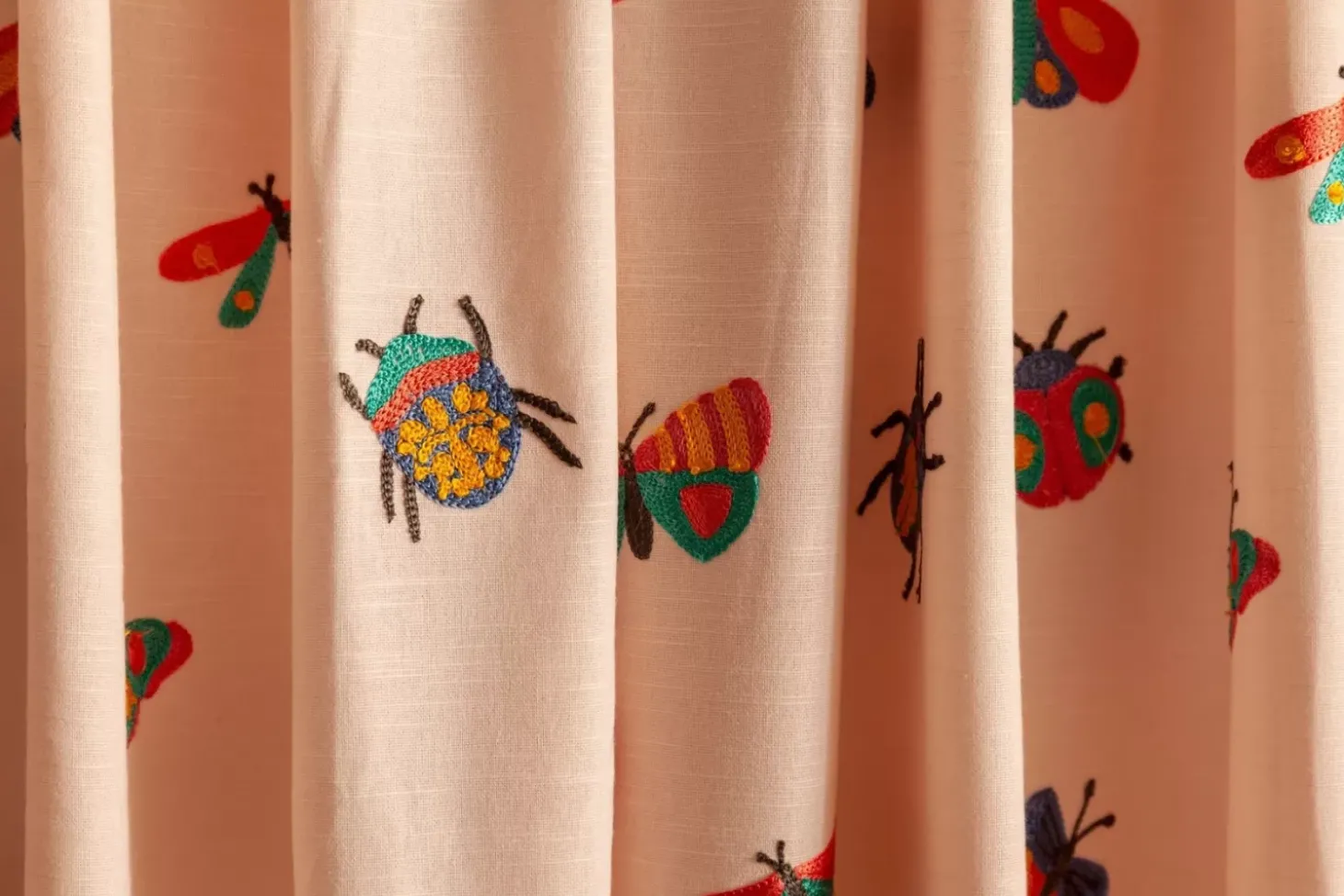 Zookeeper First Rays Of Sunlight Curtain